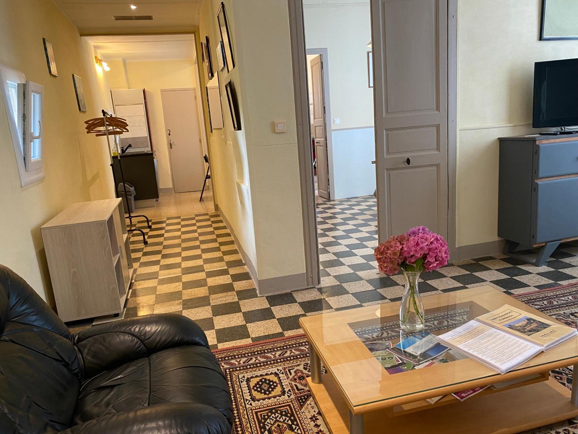 Residence Verdi - Appartements Meubles En Centre Ville Bédarieux Exteriör bild