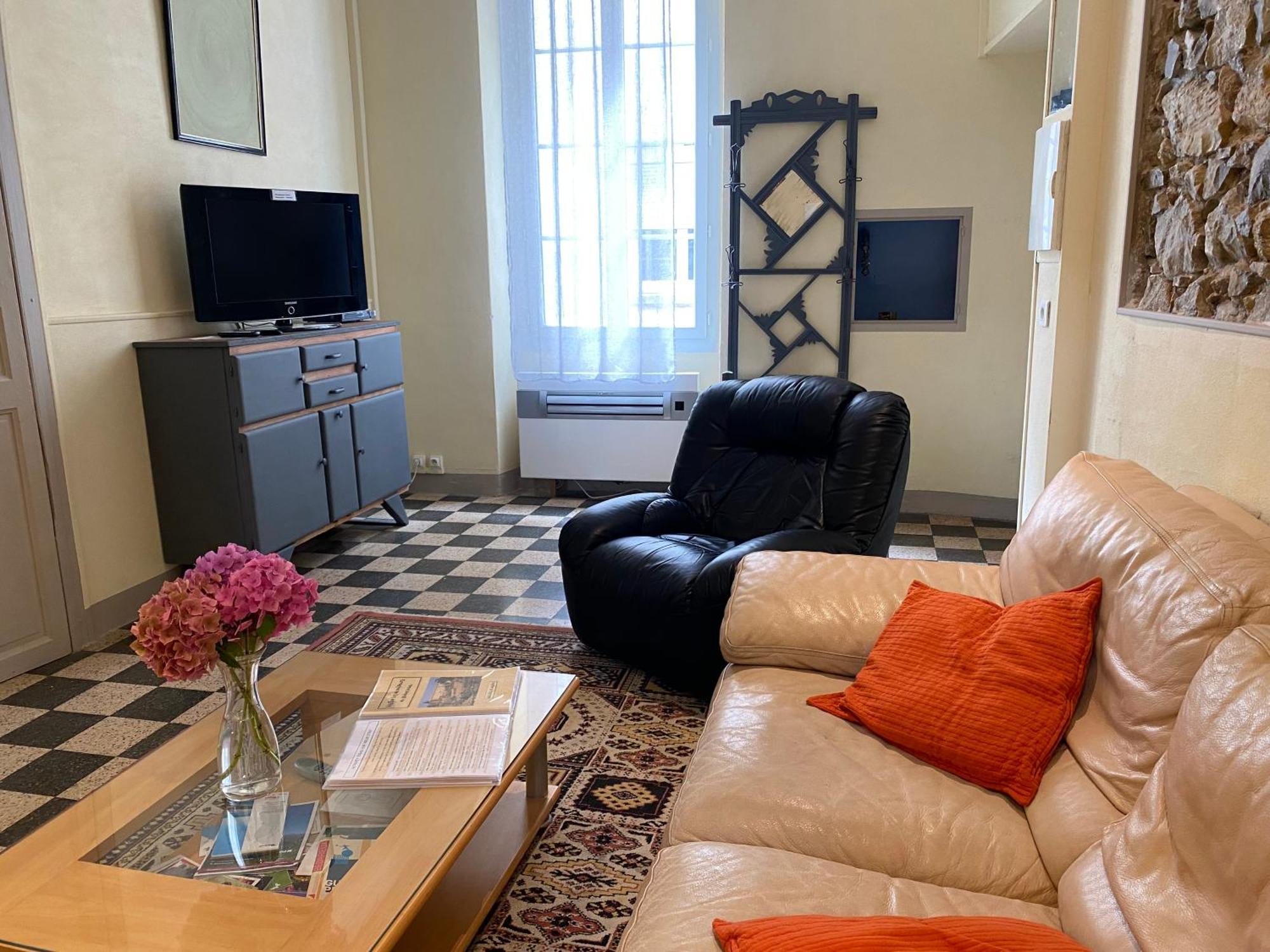 Residence Verdi - Appartements Meubles En Centre Ville Bédarieux Exteriör bild